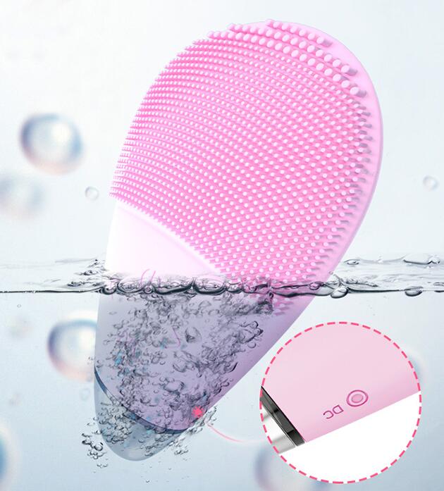 Electric silicone facial cleansing brush for deep pore cleansing