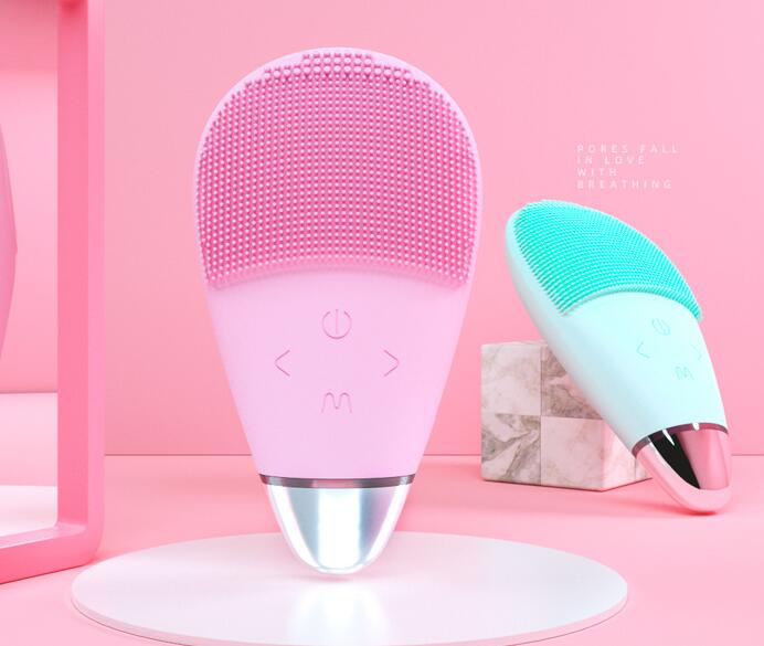 Electric silicone facial cleansing brush for deep pore cleansing