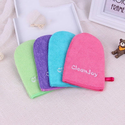 Exfoliating facial scrubbing towel for dead skin removal and cleansing