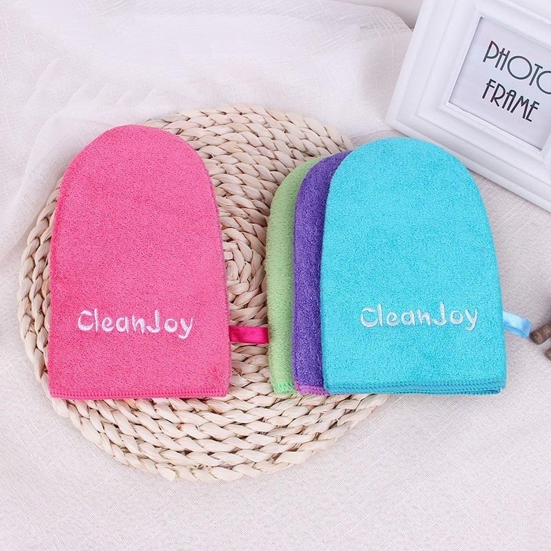 Exfoliating facial scrubbing towel for dead skin removal and cleansing