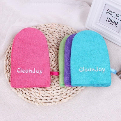 Exfoliating facial scrubbing towel for dead skin removal and cleansing