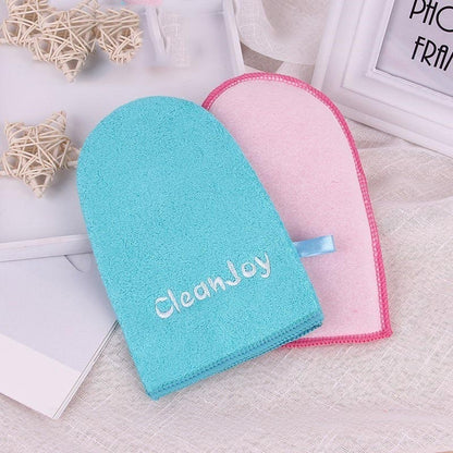 Exfoliating facial scrubbing towel for dead skin removal and cleansing